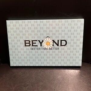 Beyond Better Than Better Elegant Shimmer& Matte Eyeshadow Palette New